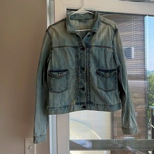 Vintage gap jean jacket! Well loved